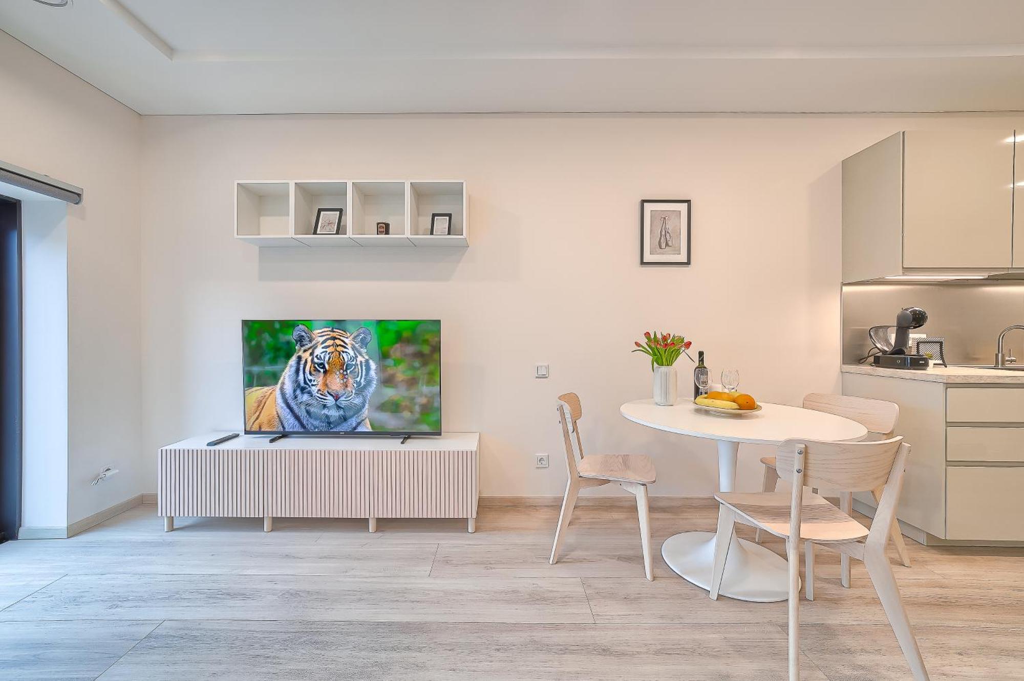 Business-Class Apartments 2 X Free Parking X Self Check In 24X7 VNO Eksteriør billede